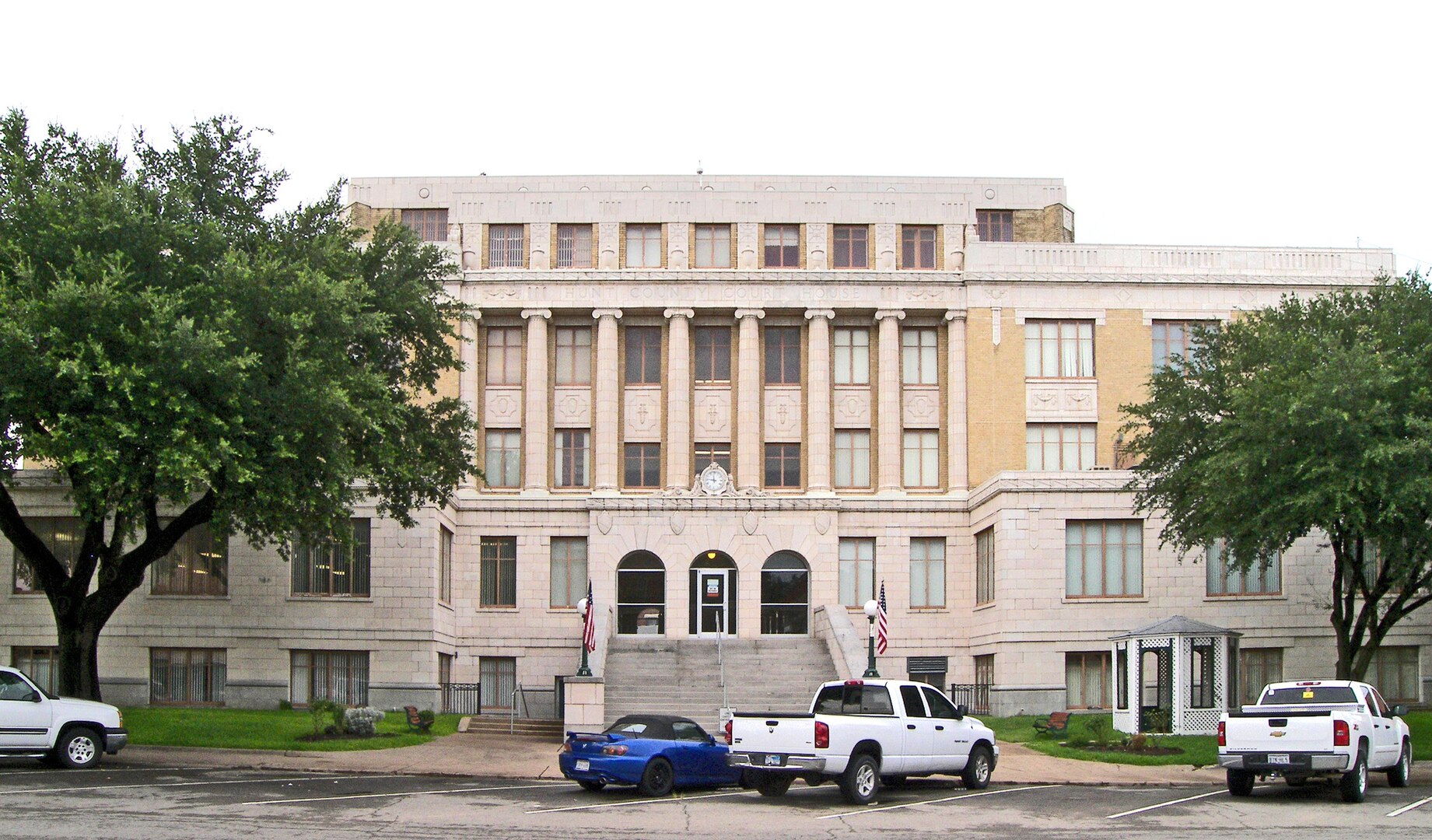 1841px-Hunt_courthouse_2010